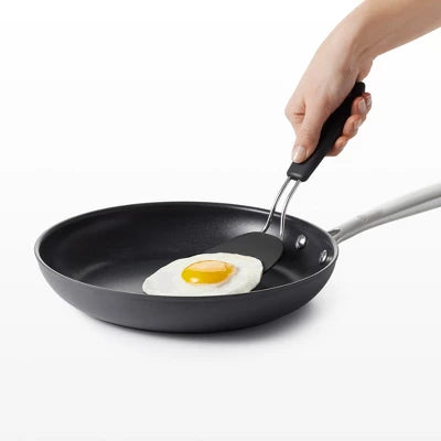 OXO Nylon Flexible Turner Black: Cooking Spatula, Dishwasher-Safe, 11″ Length, Nylon & Stainless Steel