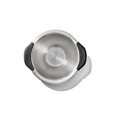 OXO 3Qt Stainless Steel Colander: Dishwasher-Safe Pasta Strainer, Light Silver, 9.6″ Width, 3Qt Capacity