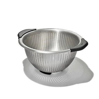 OXO 5 Qt Stainless Steel Colander: Dishwasher-Safe Strainer For Pasta & More, Clear, 11.7″ Width
