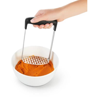 OXO Smooth Potato Masher: Stainless Steel & Plastic, Dishwasher-Safe, Black, Good Grips, Best Masher, 7.2″ Length