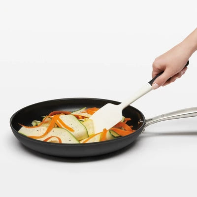 OXO Silicone Spatula: Heat-Resistant, Soft-Grip Handle, Dishwasher-Safe, Flexible For Baking, 11.9″ Length